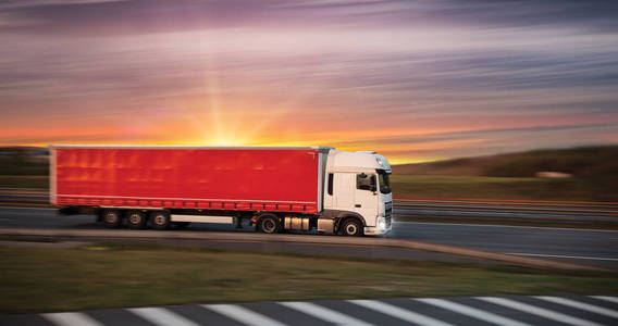 卡车集装箱 现代道路货物运输的骨干力量